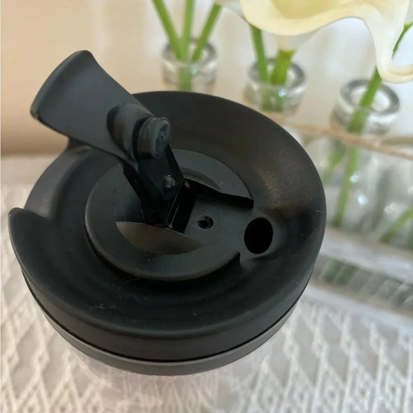 Starbucks Plastic Holiday Tumbler. Appears to be from 2015. 16 fl. Oz. - Picture 6 of 8